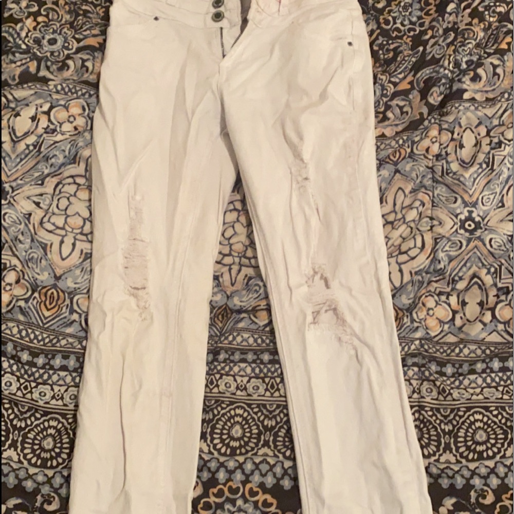 White skinny jeans